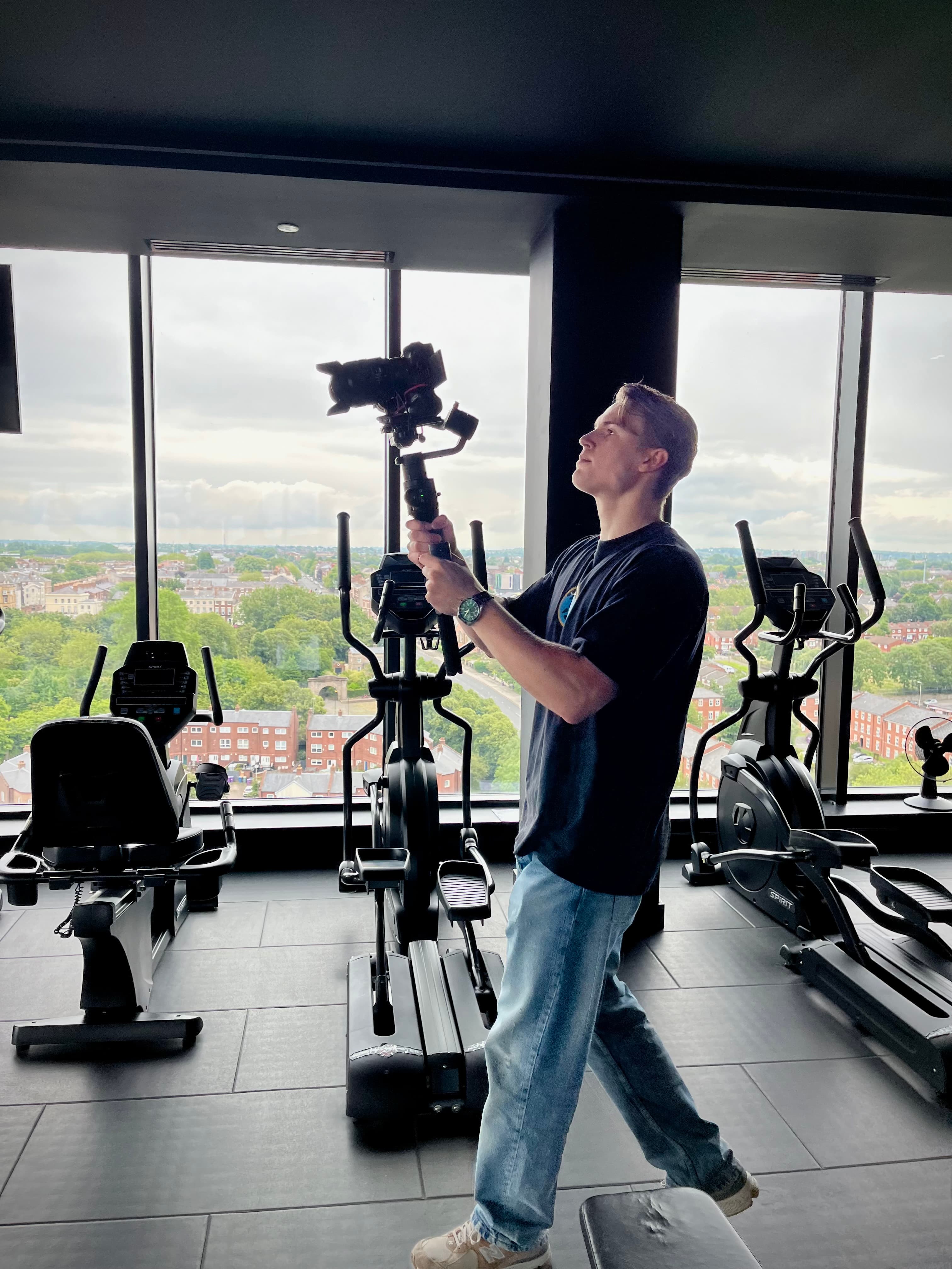 Filmen met de ronin op een penthouse