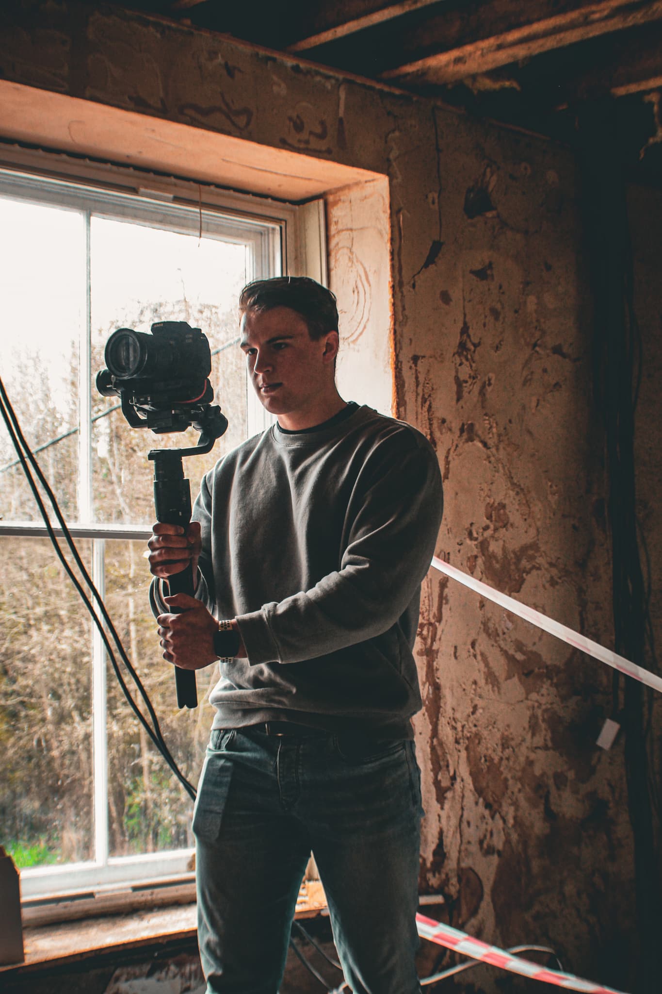 Staand met de ronin gimbal op locatie